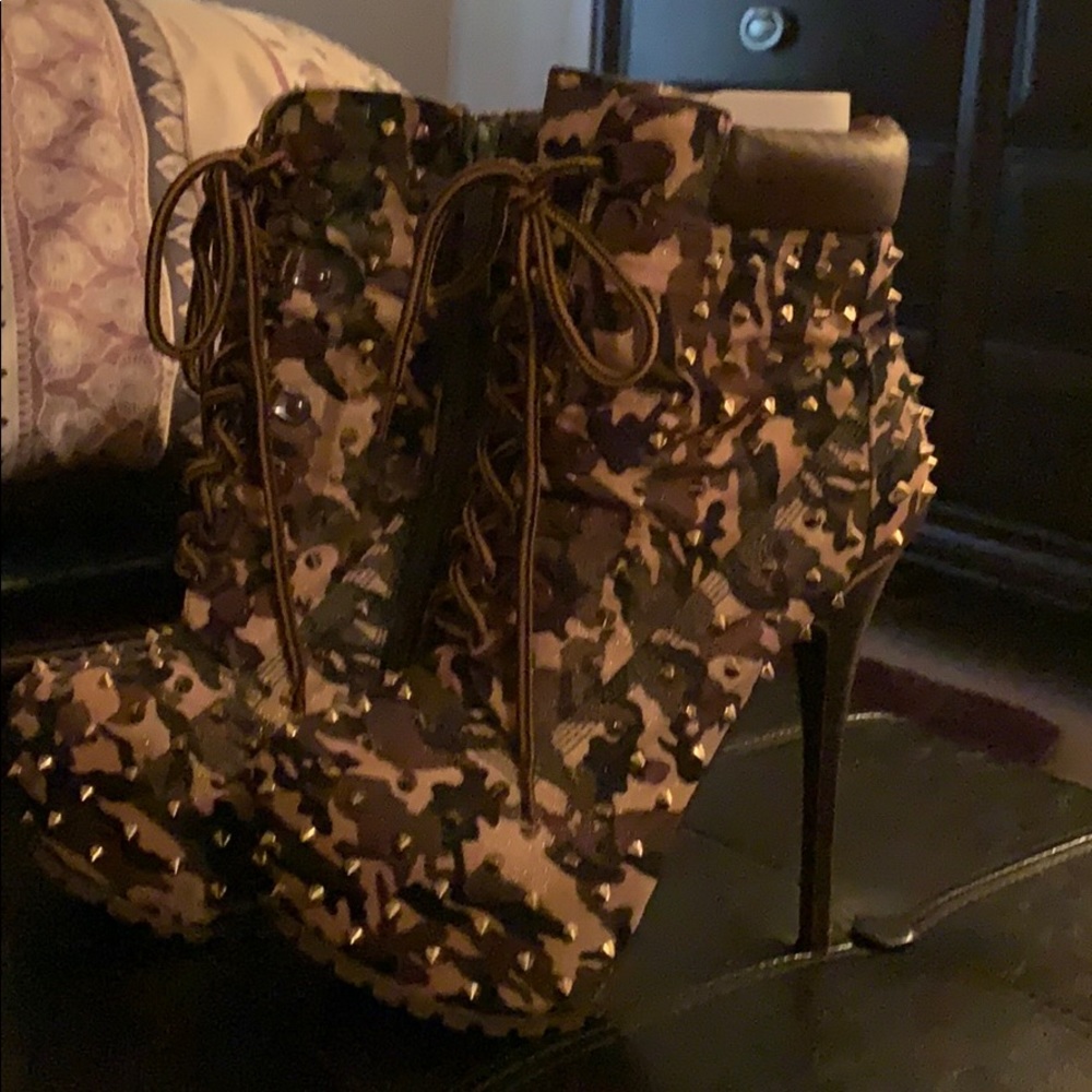 6 inch camouflage boots